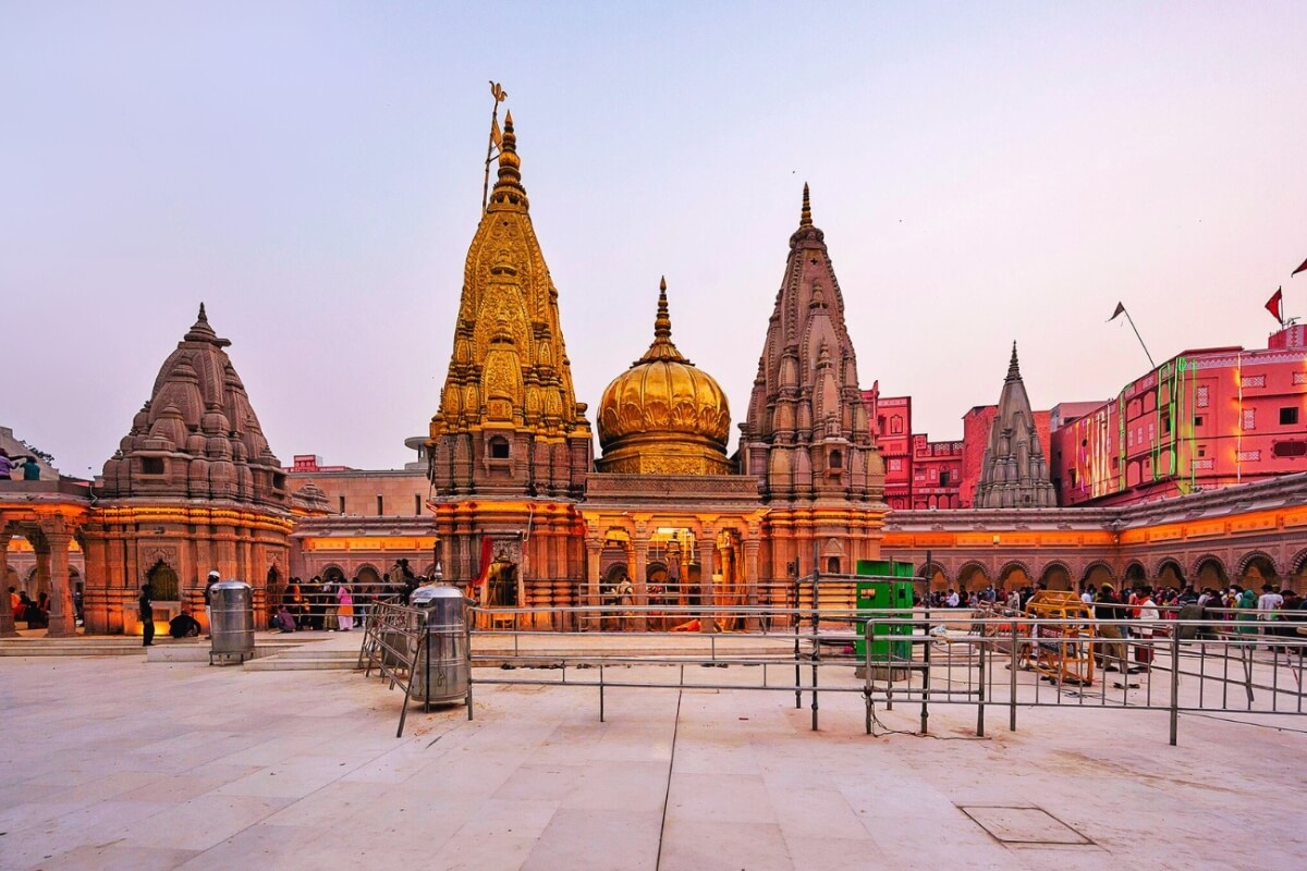 1764248558_Kashi-Vishwanath-Temple